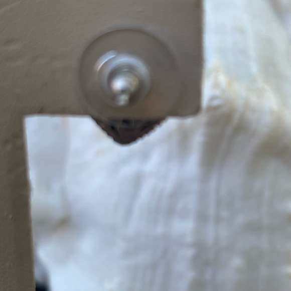 Sterling silver heart stud earrings - Picture 3 of 4